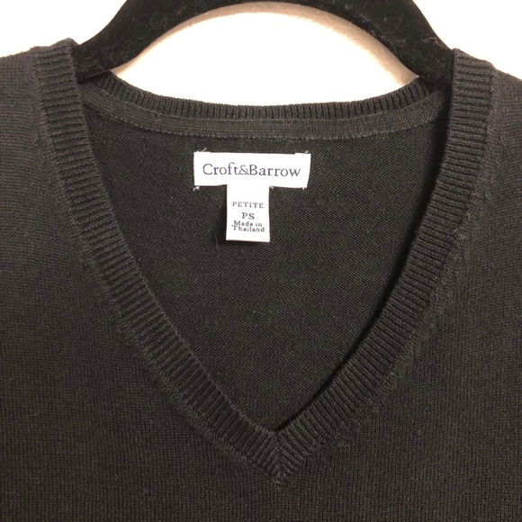 croft & barrow Black V-neck Sweater (Petite Small) - Picture 3 of 7